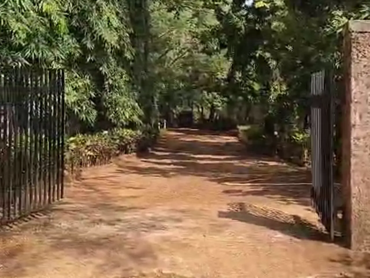 1 Acre 3 BHK Farmhouse for Sale